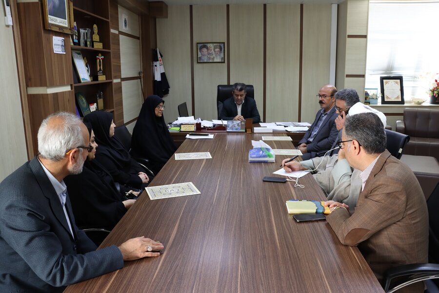 تجلیل از کارکنان شاهد