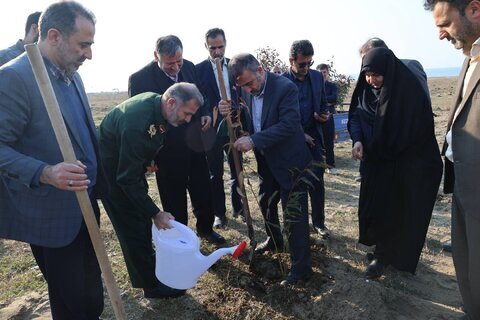 گزارش صدا و سیما مرکز مازندران از آغاز کاشت ۲۰۰۰ نهال در مجتمع فرهنگی آموزشی شهید بهشتی خزرآباد ساری 