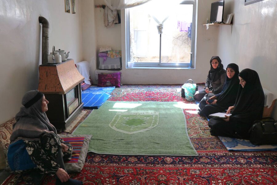 دیدار مدیرکل بهزیستی آذربایجان غربی با خانواده معظم شهدا به مناسبت روز شهدا