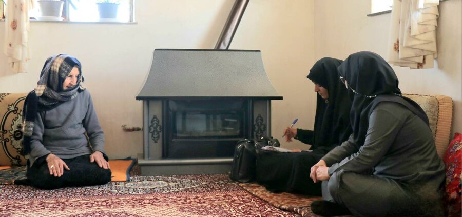 دیدار مدیرکل بهزیستی آذربایجان غربی با خانواده معظم شهدا به مناسبت روز شهدا