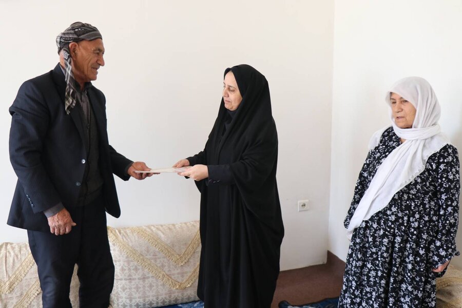 دیدار مدیرکل بهزیستی آذربایجان غربی با خانواده معظم شهدا به مناسبت روز شهدا