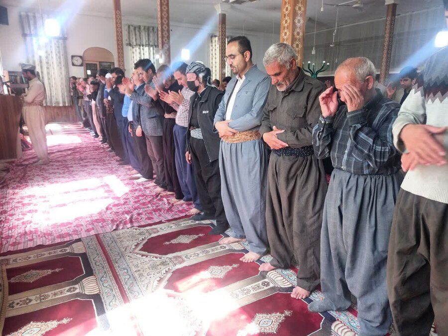 دیواندره | برپایی جشن تکلیف دختران و پسران تحت حمایت بهزیستی