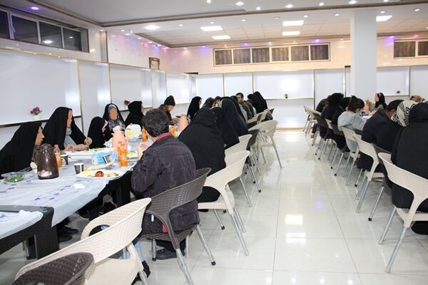 بویین میاندشت| سفره افطارخیرین، میزبان مددجویان بهزیستی