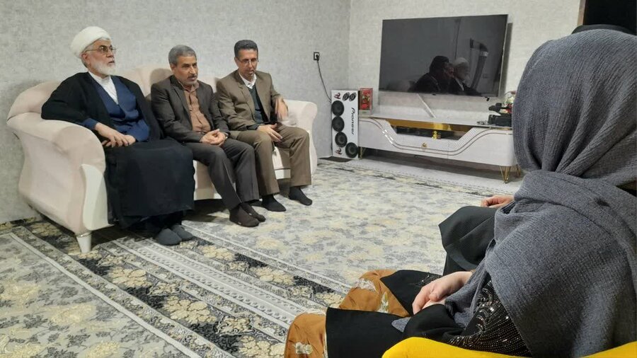 دیدار مدیر کل بهزیستی استان کردستان با خانواده معزز شهدا در کامیاران