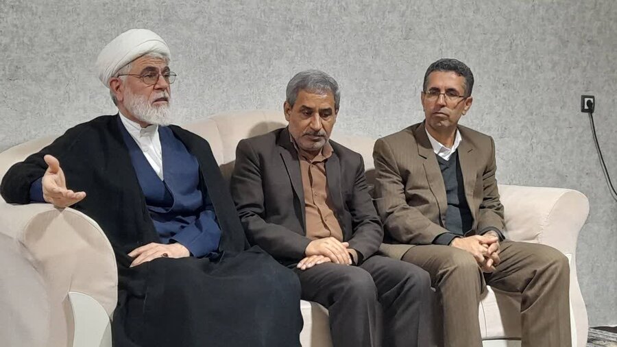 دیدار مدیر کل بهزیستی استان کردستان با خانواده معزز شهدا در کامیاران