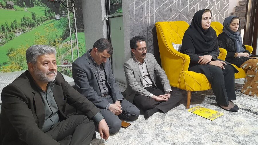 دیدار مدیر کل بهزیستی استان کردستان با خانواده معزز شهدا در کامیاران