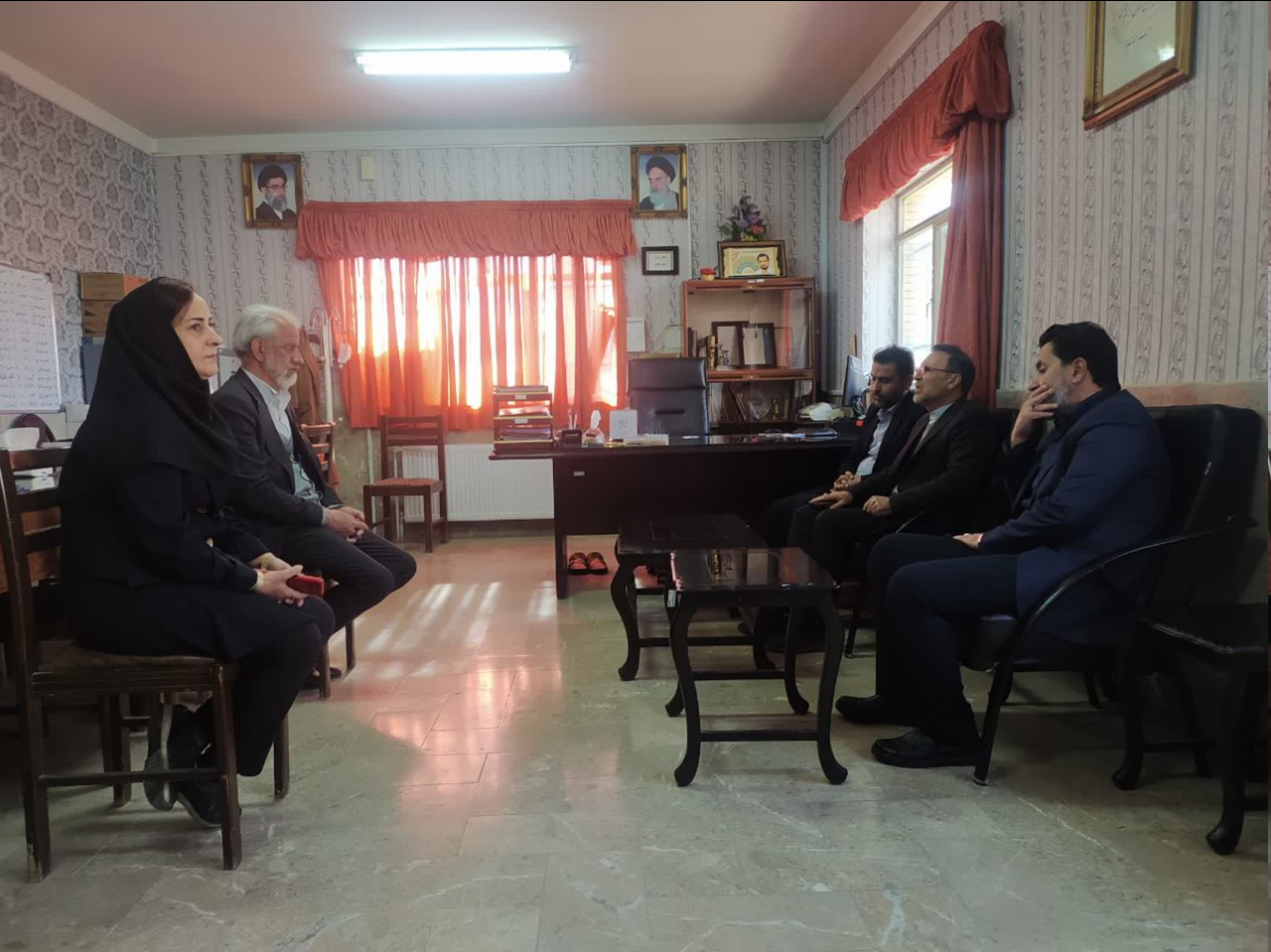 نشست با نماینده مجلس، تقدیر از کارکنان نمونه و اهدای ویلچر از برنامه های سفر یکروزه حجتالاسلامی به ملایر