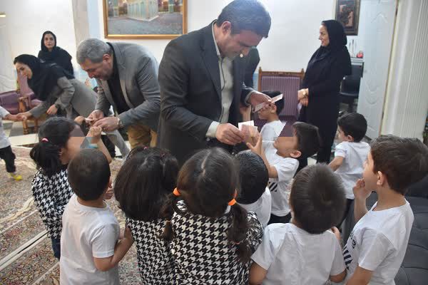 گزارشی از تحویل سال در میان فرزندان بهزیستی