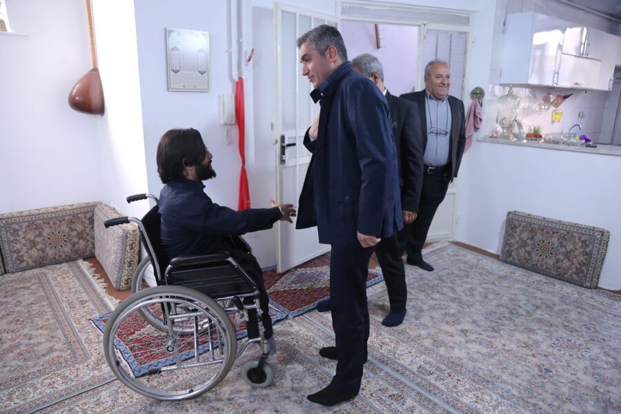 دیدار و بازدید نماینده مردم در مجلس شورای اسلامی از منازل جامعه هدف بهزیستی 