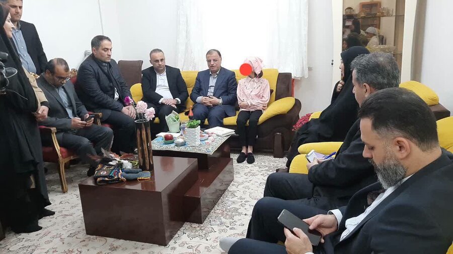 استاندار گلستان در نخستین روز نوروز با فرزندان بی سرپرست بهزیستی دیدار کرد