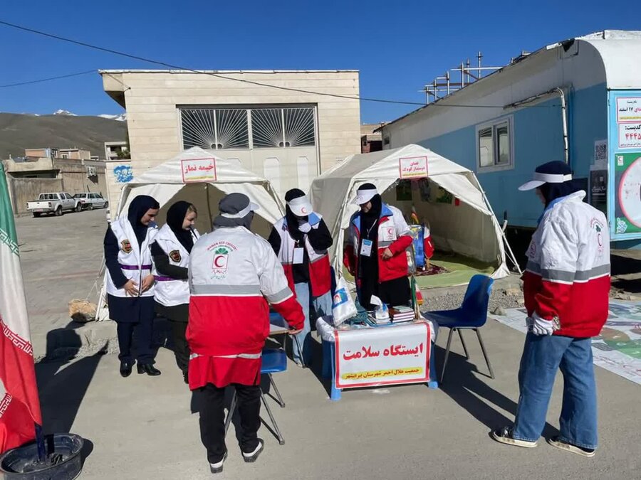 استقرار کارشناسان اورژانس اجتماعی پیرانشهر در مبادی ورودی شهر ، ویژه نوروز ۱۴۰۴