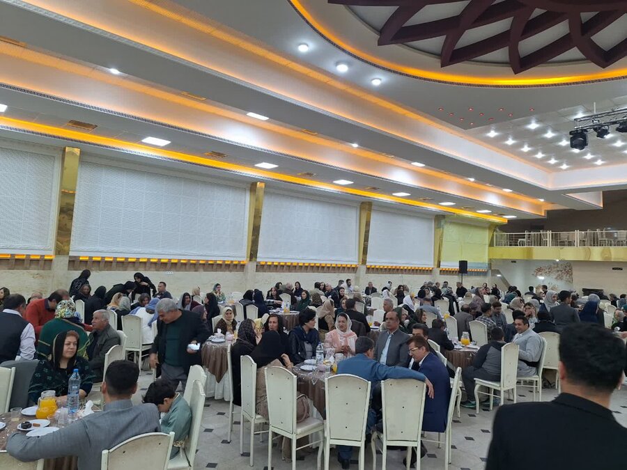 سقز | مراسم معنوی ضیافت افطاری در تالار میلاد