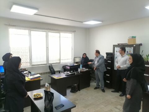بازدید عیدانه مدیر بهزیستی شهرستان کرج از اورژانس اجتماعی