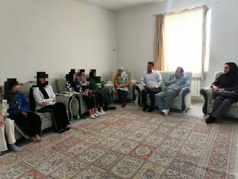 بازدید عیدانه مدیر بهزیستی شهرستان کرج از اورژانس اجتماعی