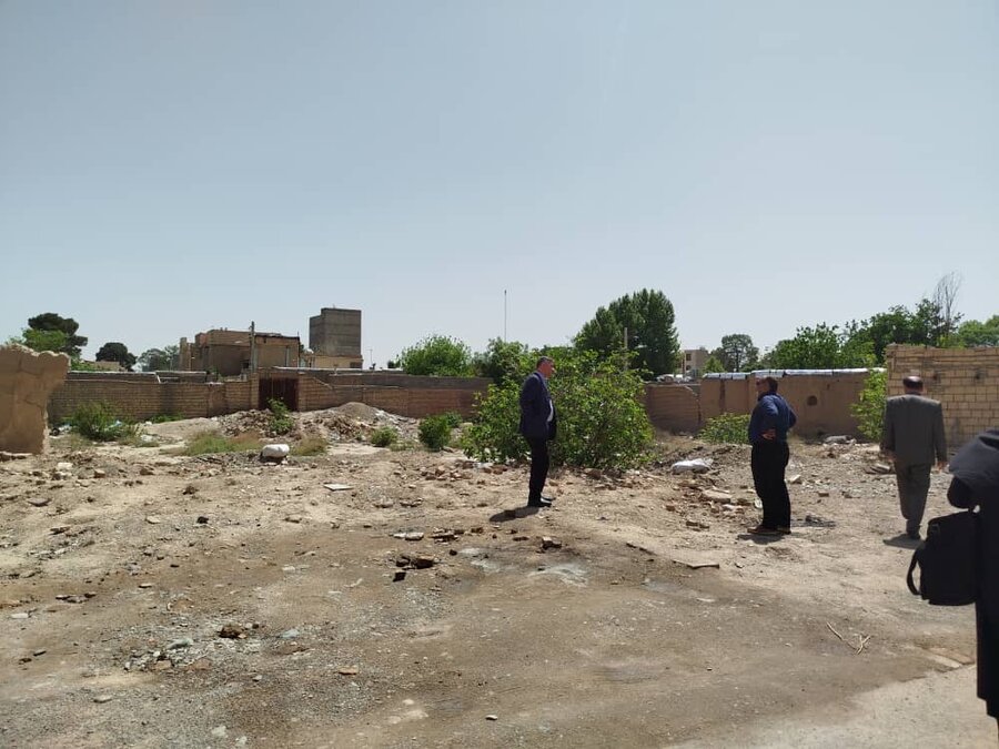 بازدید معاون توانمند سازی بهزیستی استان تهران از زمین اهدایی به شهرستان پیشوا