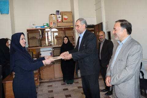 گزارش تصویری ا تقدیر از همکاارن شاغل در نیروی انسانی به مناسبت این روز