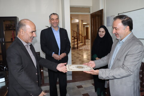 گزارش تصویری ا تقدیر از همکاارن شاغل در نیروی انسانی به مناسبت این روز