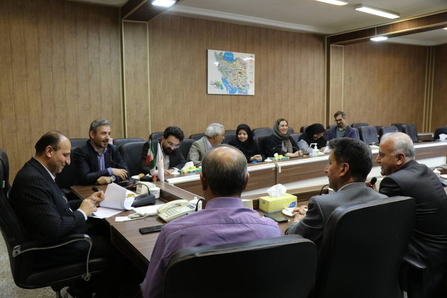 دیدار مدیران مراکز نگهداری و اعضای انجمن توانبخشی با مدیرکل بهزیستی آذربایجانغربی