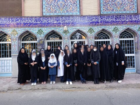 اعزام دختران مقیم خانه درخشان امام رضا (ع) برای زیارت قم و مسجد جمکران