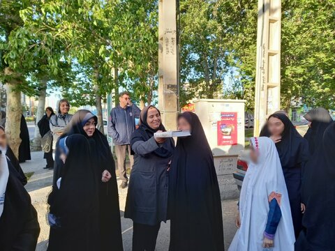 اعزام دختران مقیم خانه درخشان امام رضا (ع) برای زیارت قم و مسجد جمکران