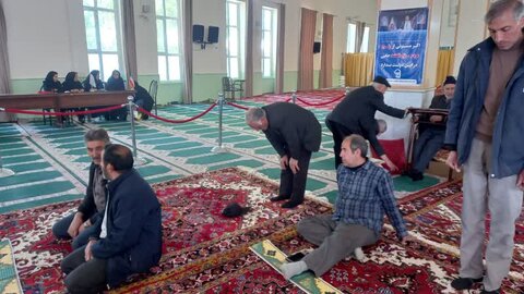 آذر-شرقی.