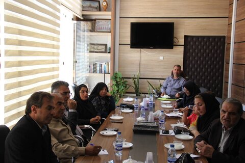 جلسه مدیر کل بهزیستی فارس با شورای تشکل های استان