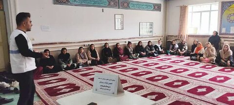 مریوان  | کارگاه آموزشی نقش والدین در پیشگیری از بحرانهای نوجوانی دانش آموزان