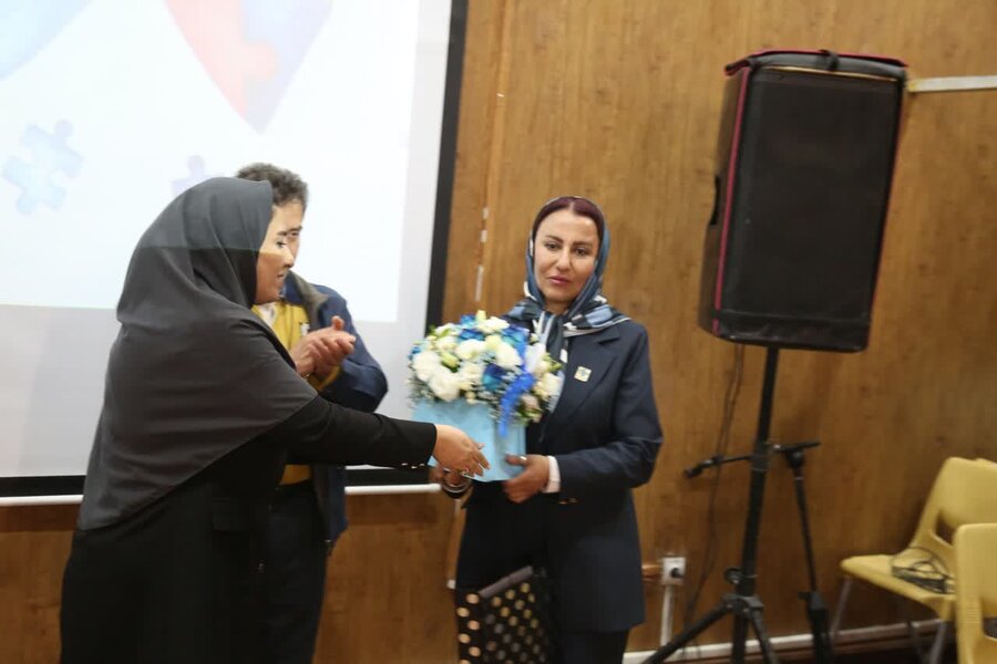 برگزاری مراسم روز جهانی آگاه‌سازی اتیسم در سنندج 