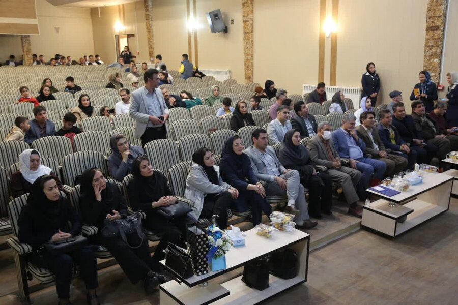 برگزاری مراسم روز جهانی آگاه‌سازی اتیسم در سنندج 