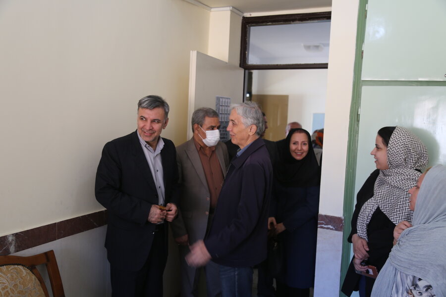 سنندج | بازدید رییس سازمان مدیریت و برنامه ریزی از مؤسسه نیکوکاری رعد