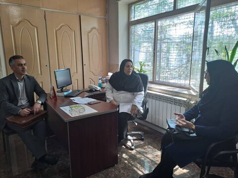 شهرستان تهران | رایزنی با رئیس بهداشت منطقه برای ارتقای سلامت جامعه هدف مرکز شهید نواب صفوی