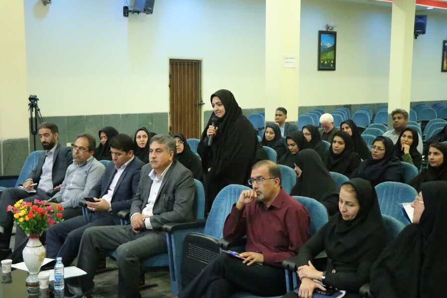 کارکنان بهزیستی به‌صورت ویژه مطالبات جامعه هدف را پیگیری نمایند