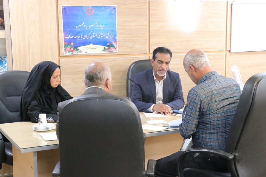 دیدار چهره به چهره مدیرکل بهزیستی استان کرمان با مددجویان و جامعه هدف بهزیستی