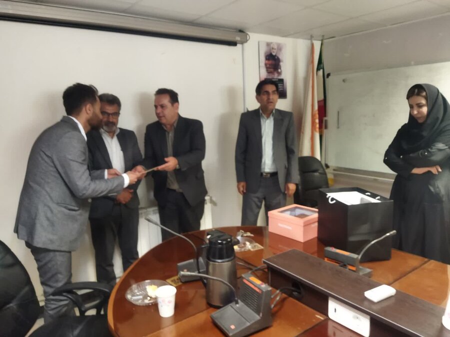 تقدیر از سرباز امریه بهزیستی شهرستان سنندج
