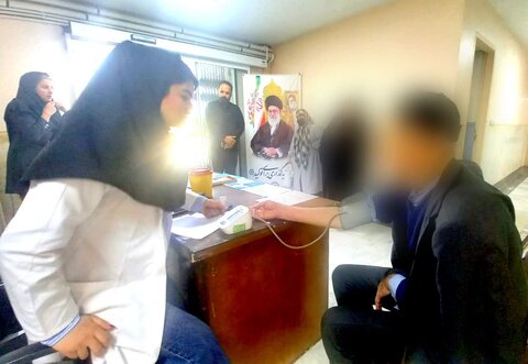 دومین مرحله تست رایگان فشار و قند خون کارکنان و جامعه هدف بهزیستی شهرستان اشتهارد