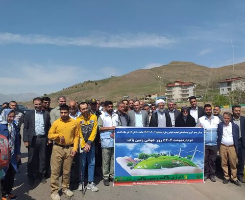حضور توانخواهان در مراسم پاکسازی طبیعت و روز  گرامیداشت زمین پاک در شهرستان طالقان