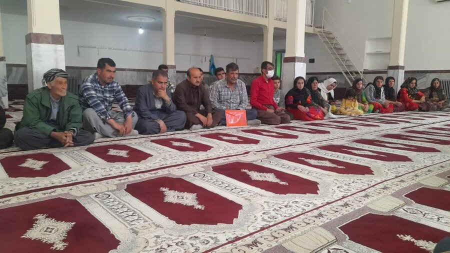 برپایی میز خدمت بهزیستی سنندج در روستاهای هویه و سرهویه