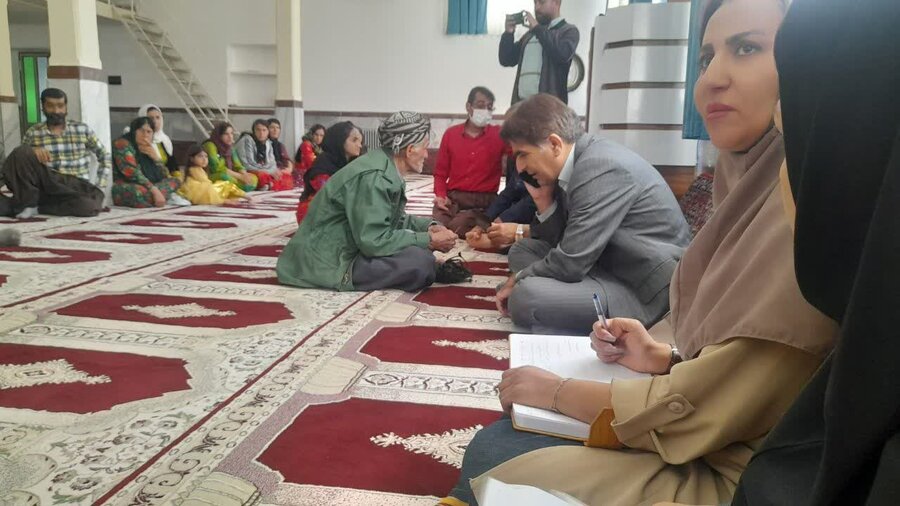 برپایی میز خدمت بهزیستی سنندج در روستاهای هویه و سرهویه
