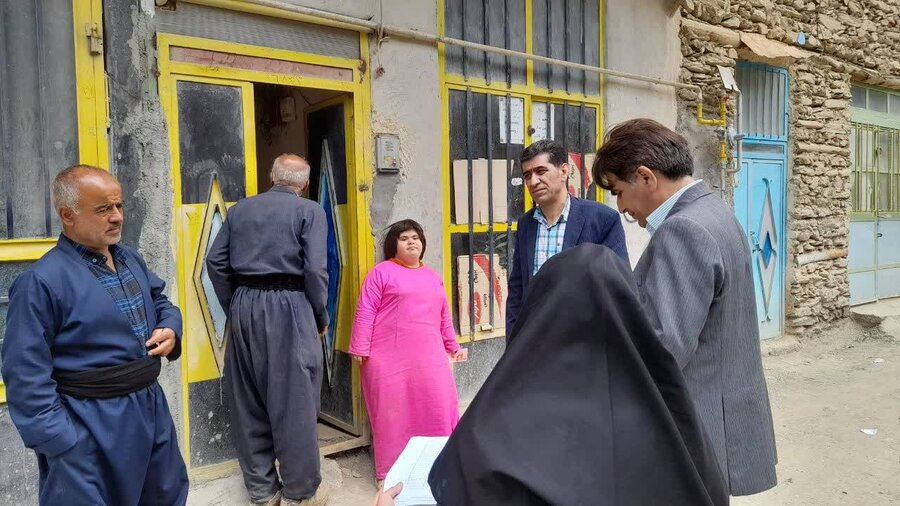 برپایی میز خدمت بهزیستی سنندج در روستاهای هویه و سرهویه