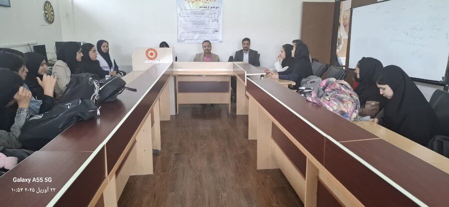دیواندره |حضور دانش آموزان متوسطه اول در اداره بهزیستی 