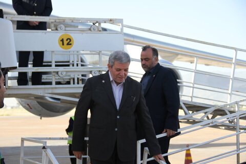 معاون وزیر و رئیس سازمان بهزیستی کشور صبح جمعه ۵ اردیبهشت ماه با استقبال مسئولان استان وارد شیراز شد
