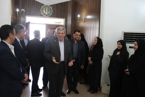 معاون وزیر و رئیس سازمان بهزیستی کشور صبح جمعه 5 اردیبهشت ماه با استقبال مسئولان استان وارد شیراز شد