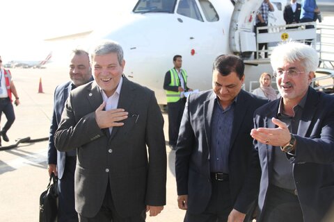 معاون وزیر و رئیس سازمان بهزیستی کشور صبح جمعه 5 اردیبهشت ماه با استقبال مسئولان استان وارد شیراز شد