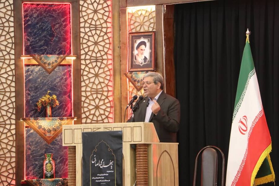 نقش تسهیلگری دولت و لزوم واگذاری کارها به مردم، کارآفرینان و کارگران/ لزوم ارتباط ارگانیک بین برنامه های کلان و برنامه های صنفی