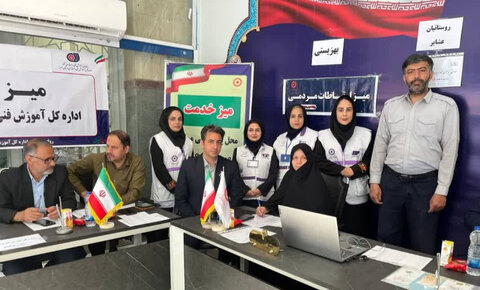 کرج | برپایی میز خدمت و ارتباطات مردمی در مصلّی نماز جمعه شهرستان کرج