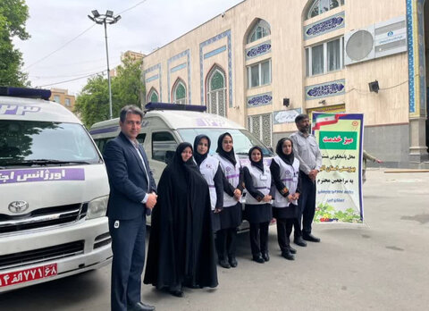 کرج | برپایی میز خدمت و ارتباطات مردمی در مصلّی نماز جمعه شهرستان کرج