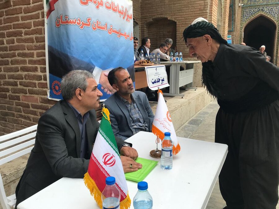 استقرار میز ارتباطات مردمی بهزیستی در مسجد جامع سنندج