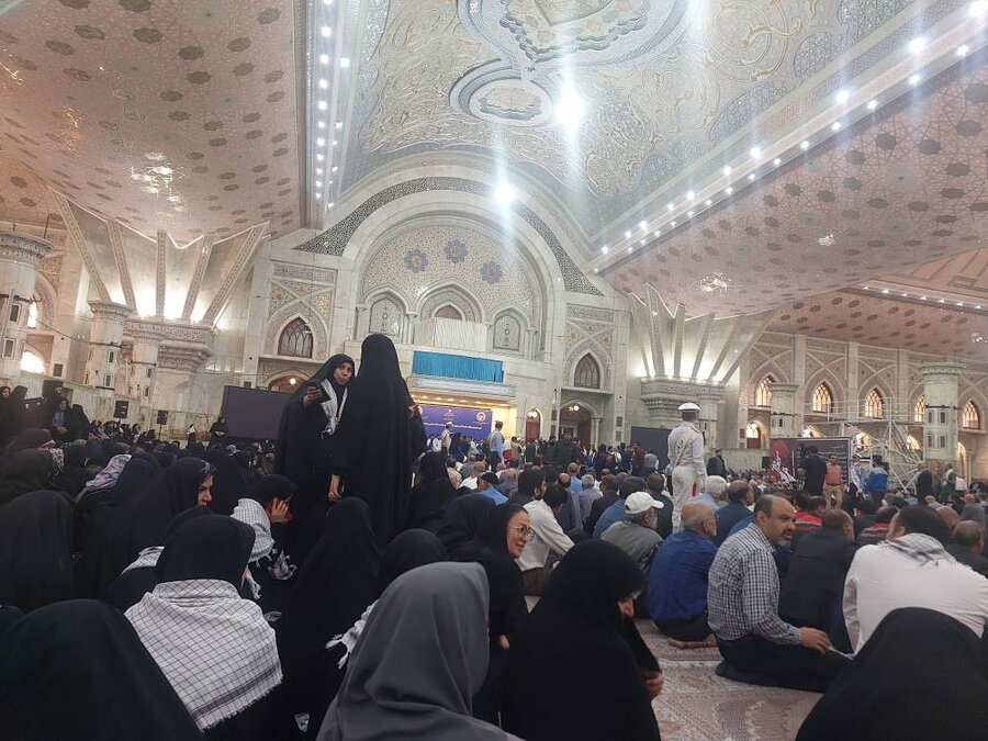 شهرستان تهران| آئین تجدید میثاق جامعه کار و تولید با آرمان‌های امام راحل در حرم امام خمینی (ره) برگزار شد