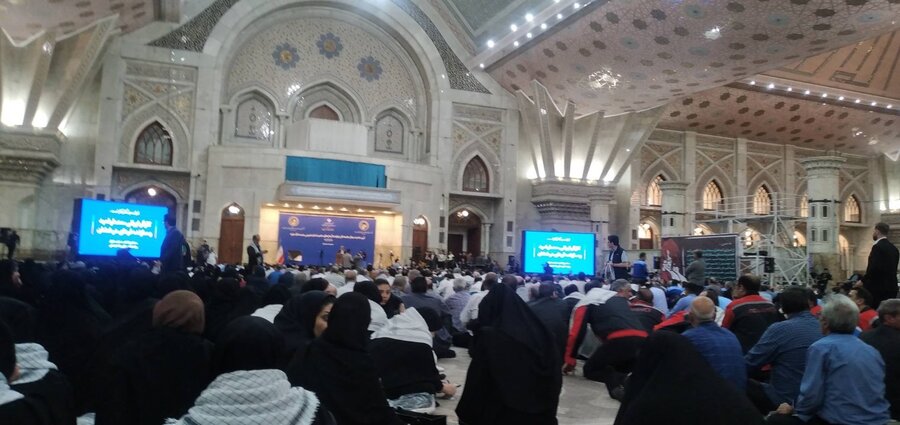شهرستان تهران| آئین تجدید میثاق جامعه کار و تولید با آرمان‌های امام راحل در حرم امام خمینی (ره) برگزار شد