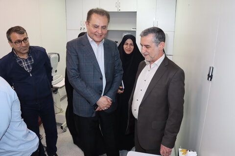 گزارش تصویری| بازدید مسئولان از کانتینر های کلینیک سیار خیریه نورآوران سلامت در شهرستان نمین